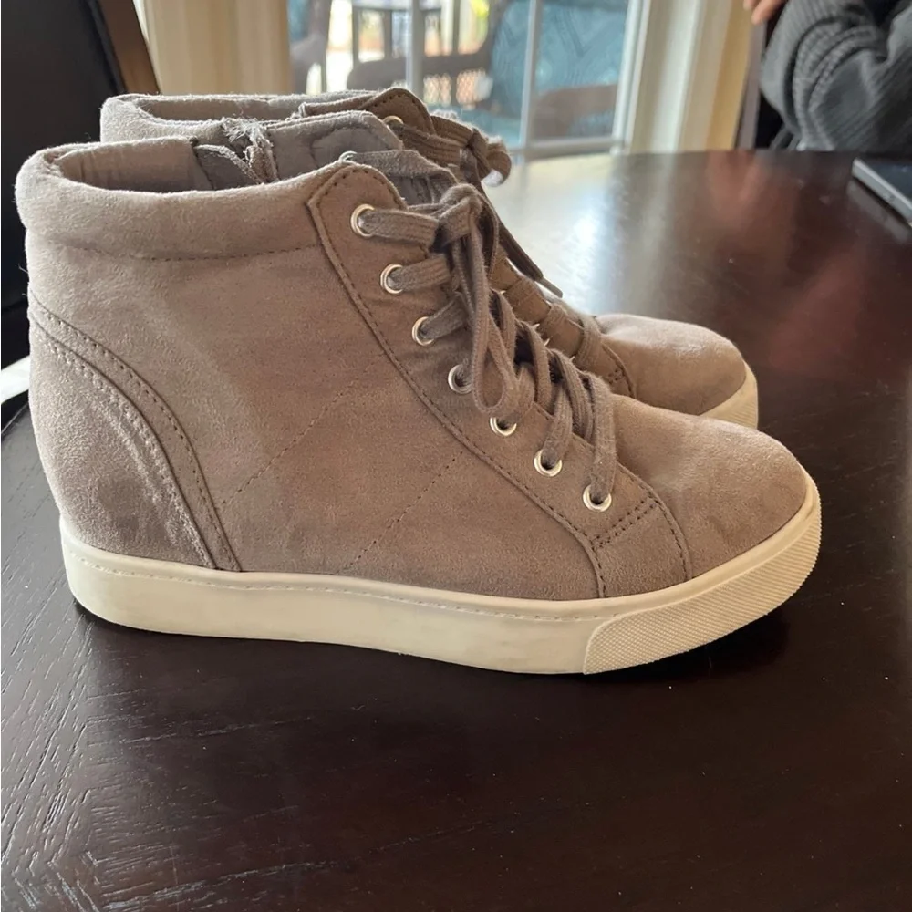 Soda booties 7.5. Excellent condition